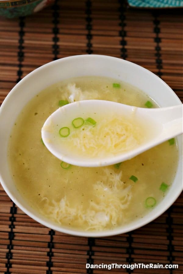 Chinese Egg Drop Soup Recipe (With Vegetarian Option)