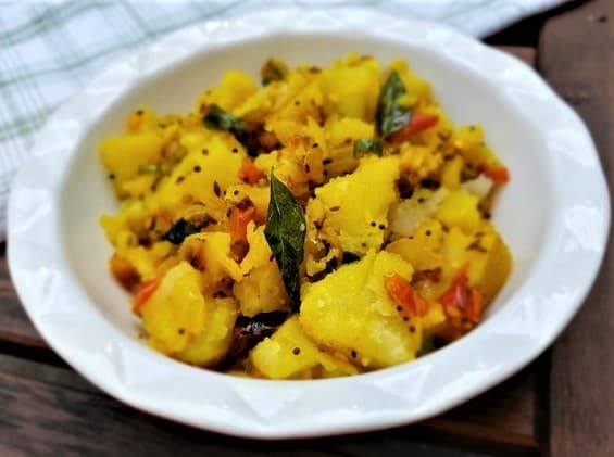 Andhra Style Bangaladumpa Vepudu Recipe - Potato Fry Recipe