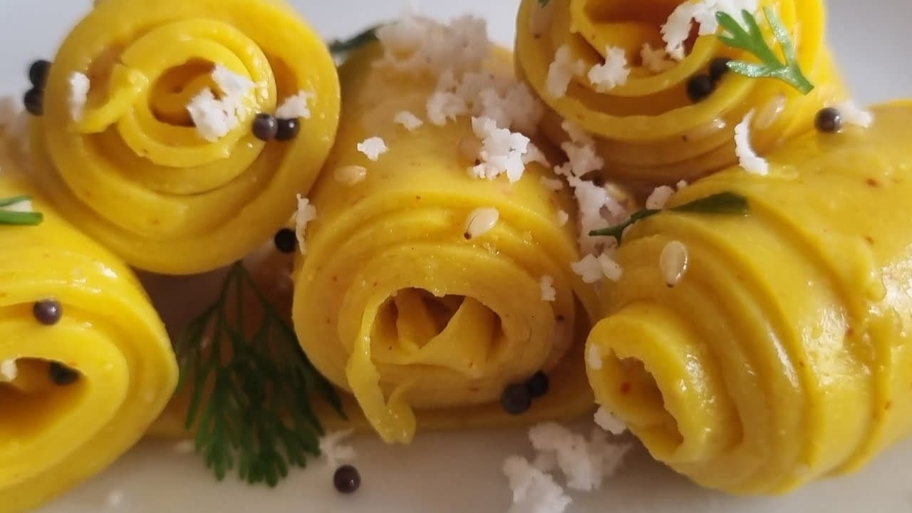 Pomegranate Flavoured Stuffed Khandvi Recipe