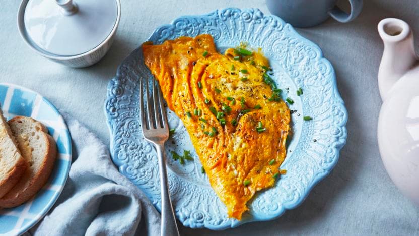 Stuffed Omelette Recipe With Cheesy Garlic Mushroom & Corn
