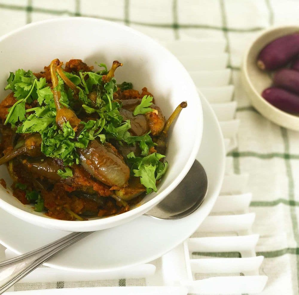 Bendekayi Puli Koddel Recipe - Lady Finger In Coconut Tamarind Curry