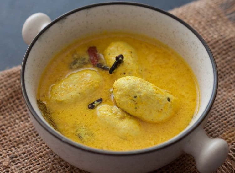 Kashmir Style Bom Chount/Wangan Recipe-Spicy Apple Brinjal Curry