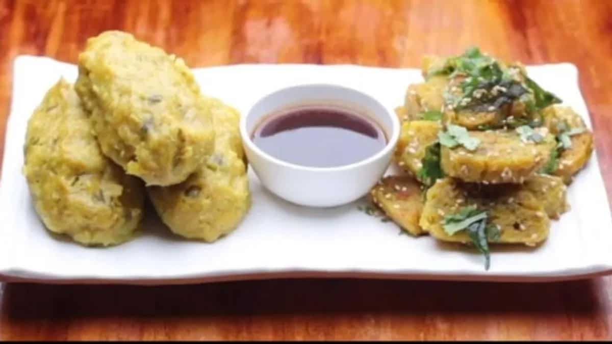 Lauki Yakhni Recipe - Bottle Gourd In Yogurt Gravy