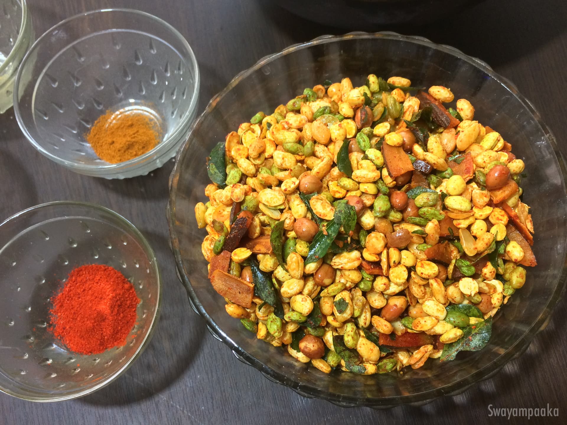 Karnataka Style Avarekalu Huli Saru Recipe (Field Beans in a Coconut based Gravy Recipe)