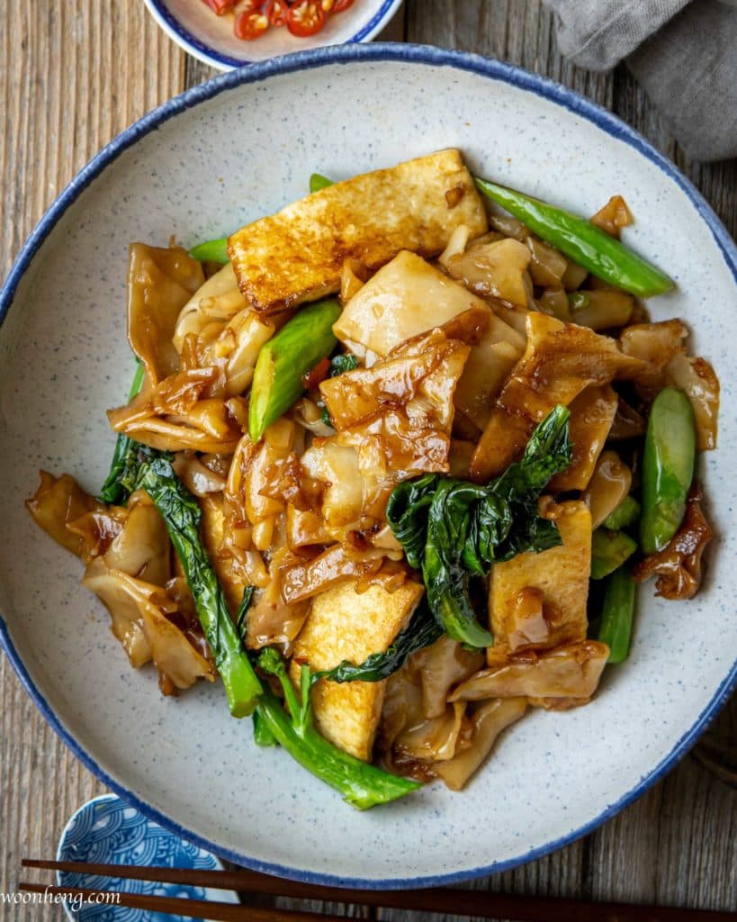 Vegetarian Pad Thai Recipe - Thai style Stir fried Vegetarian Rice Noodle Dish