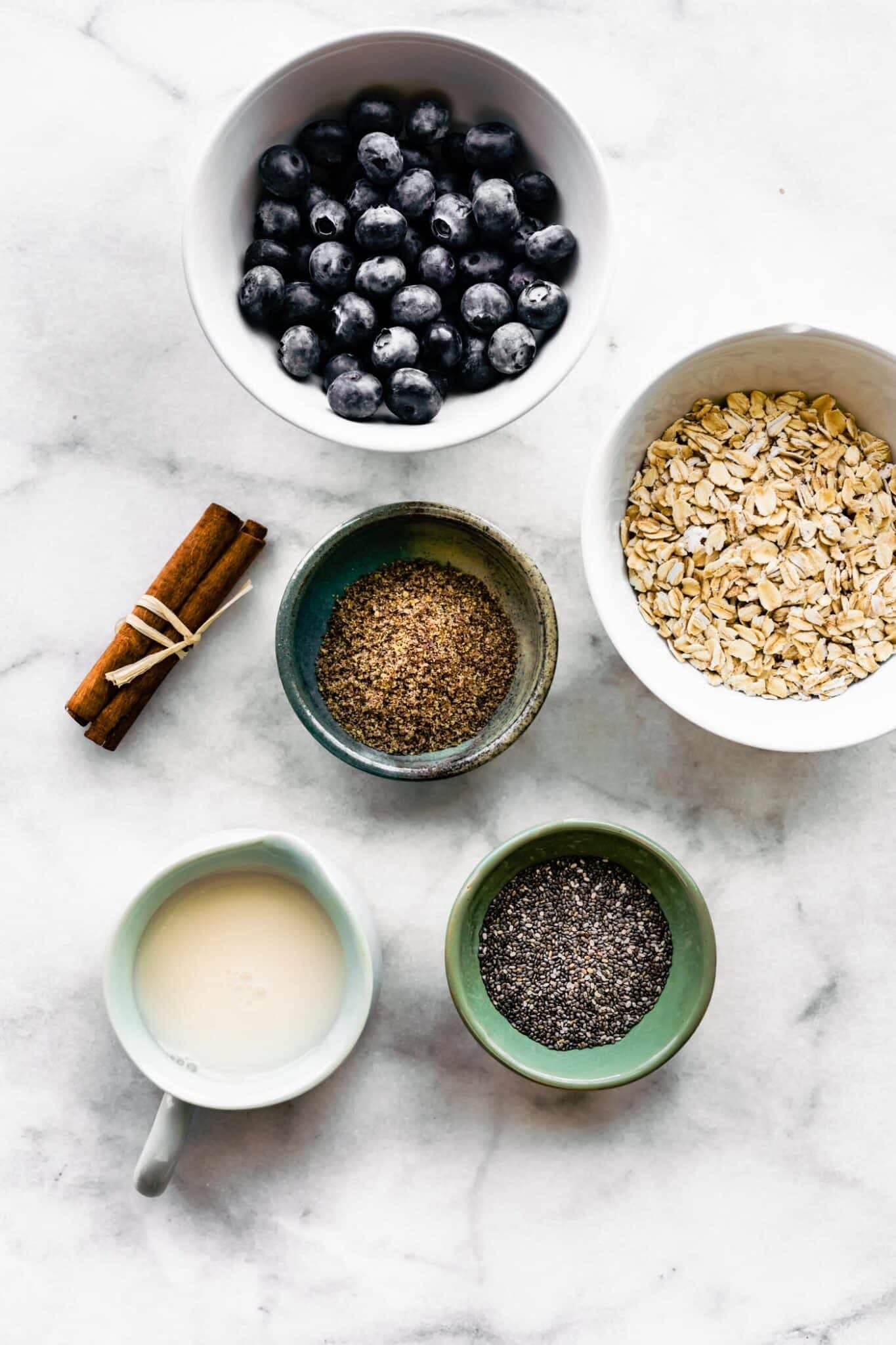 Overnight Oats Recipe (No Cook Blueberry Vanilla and Chia seeds Oatmeal)